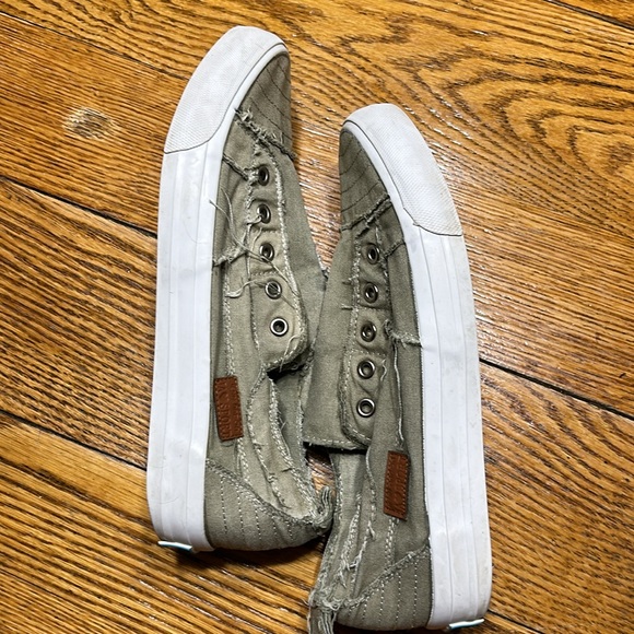 Jenn Ardor sneakers. No size but fits like an 8.5.  Good used condition - Picture 6 of 9